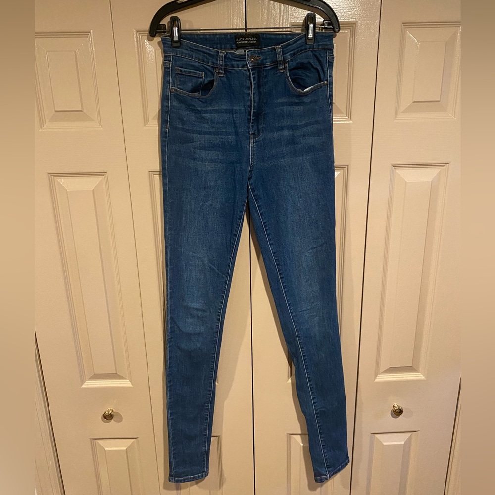 Alloy Apparel Women's Blue Skinny Jeans 37 inseam